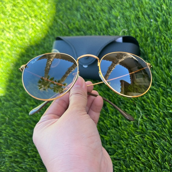 Ray Ban Round Metal Sunglasses - Picture 4 of 8